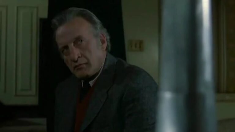 el final de la escalera trailer español