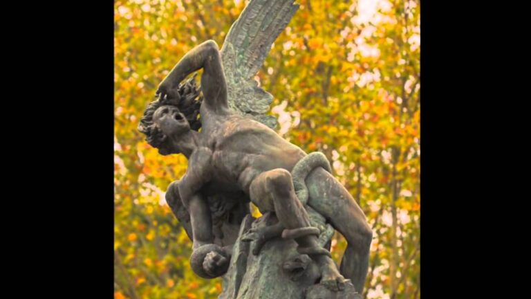 estatuas del angel caido en el mundo