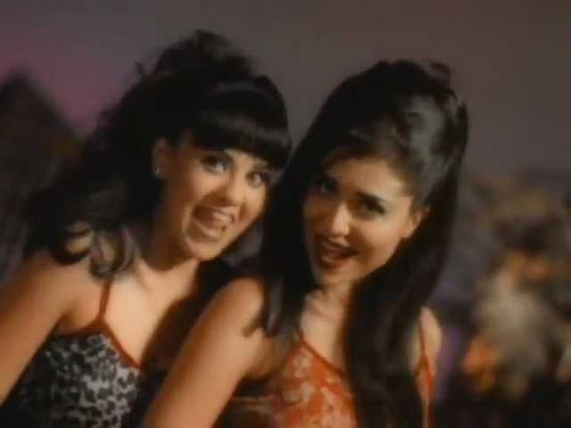 la de los ojos verdes me tiene loca