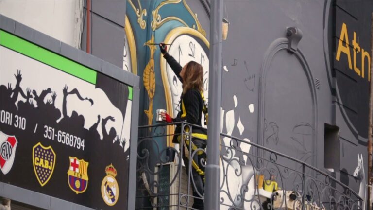 mural alicia en el pais de las maravillas